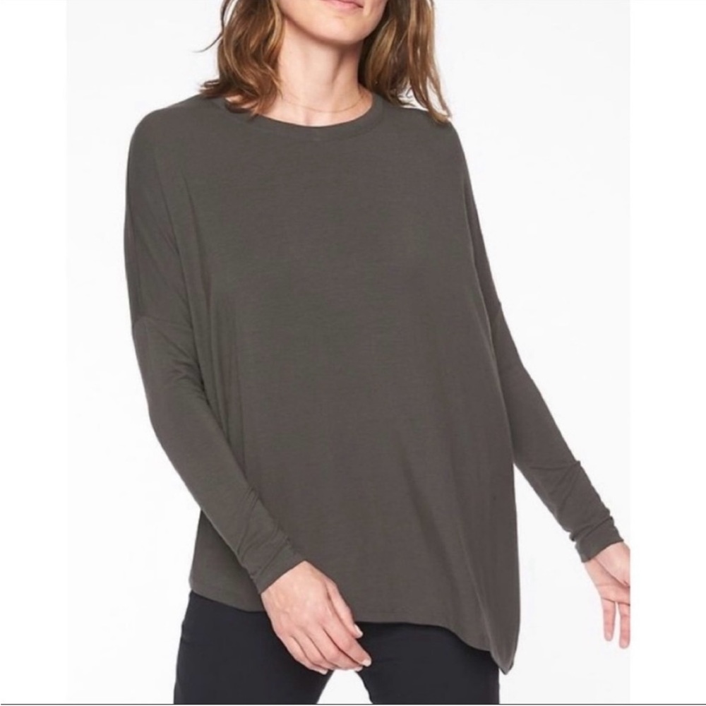 Athleta Cloudlight Relaxed Asymmetrical Top Charcoal Gray